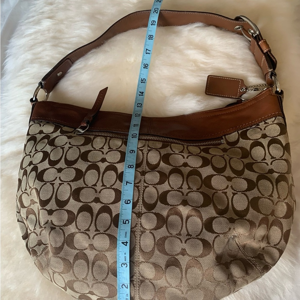 Coach Signature Hobo Bag in Brown and Cream - Picture 5 of 10